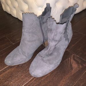 Lame Bryant Grey Boot